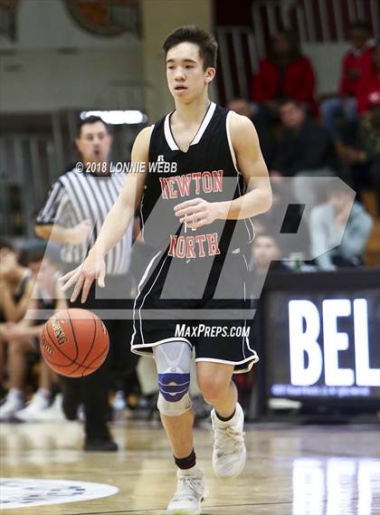 Thumbnail 2 in Newton North vs. Springfield Central (Spalding Hoophall Classic) photogallery.