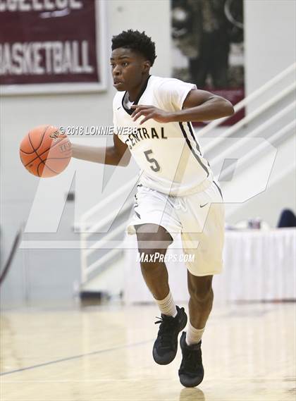 Thumbnail 1 in Newton North vs. Springfield Central (Spalding Hoophall Classic) photogallery.