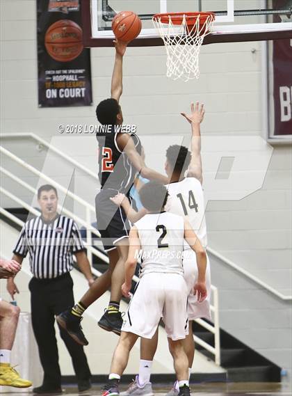 Thumbnail 3 in Newton North vs. Springfield Central (Spalding Hoophall Classic) photogallery.