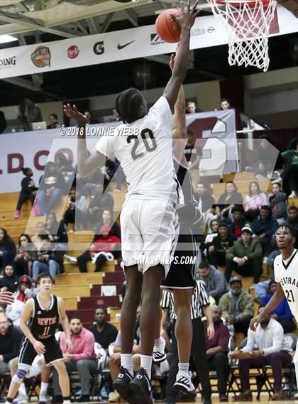 Thumbnail 1 in Newton North vs. Springfield Central (Spalding Hoophall Classic) photogallery.