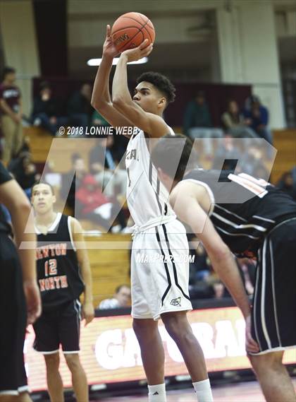Thumbnail 1 in Newton North vs. Springfield Central (Spalding Hoophall Classic) photogallery.