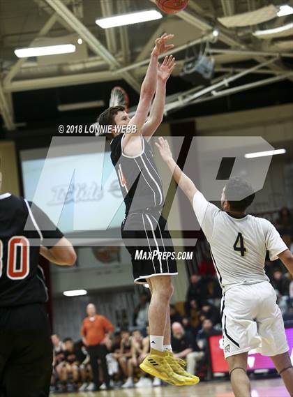 Thumbnail 2 in Newton North vs. Springfield Central (Spalding Hoophall Classic) photogallery.