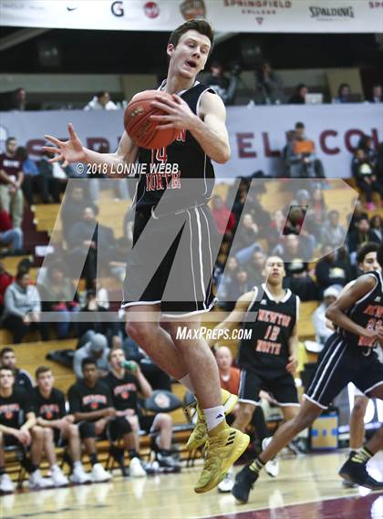Thumbnail 1 in Newton North vs. Springfield Central (Spalding Hoophall Classic) photogallery.
