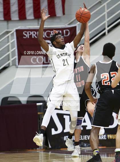 Thumbnail 3 in Newton North vs. Springfield Central (Spalding Hoophall Classic) photogallery.