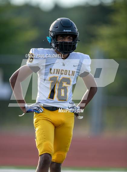 Thumbnail 2 in Lincoln @ Yelm photogallery.
