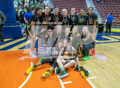 Thumbnail 1 in Trinity Catholic vs. Canton (CIAC Class S Final) photogallery.