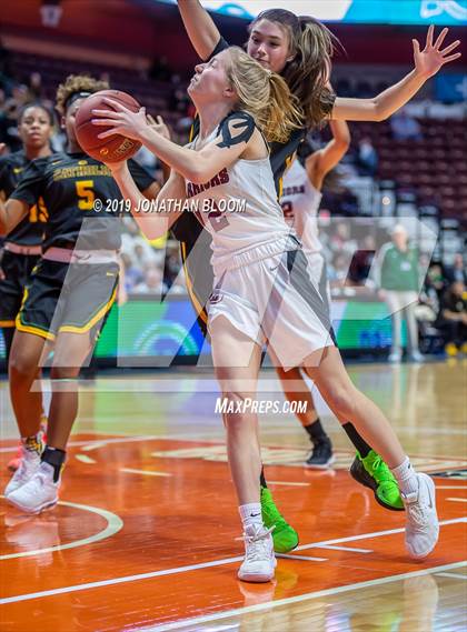 Thumbnail 2 in Trinity Catholic vs. Canton (CIAC Class S Final) photogallery.