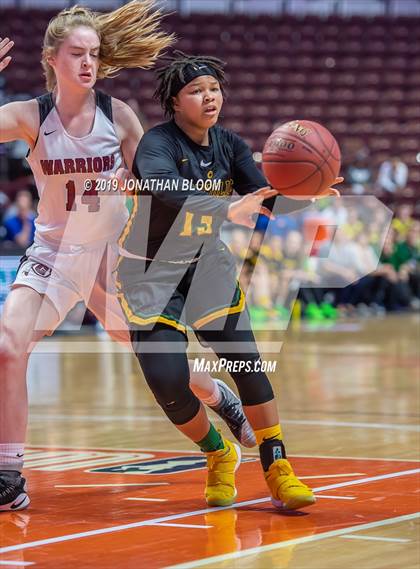 Thumbnail 3 in Trinity Catholic vs. Canton (CIAC Class S Final) photogallery.