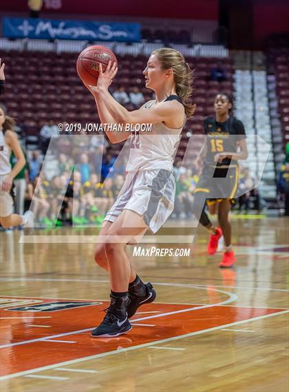 Thumbnail 2 in Trinity Catholic vs. Canton (CIAC Class S Final) photogallery.