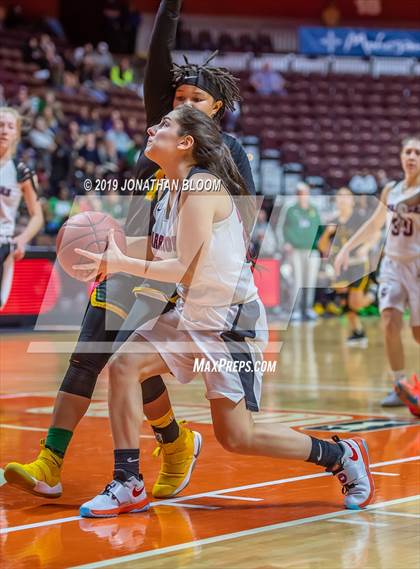 Thumbnail 3 in Trinity Catholic vs. Canton (CIAC Class S Final) photogallery.
