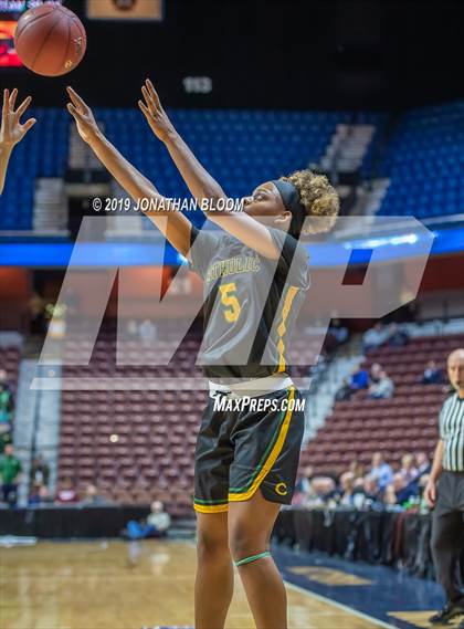 Thumbnail 1 in Trinity Catholic vs. Canton (CIAC Class S Final) photogallery.