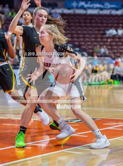 Thumbnail 2 in Trinity Catholic vs. Canton (CIAC Class S Final) photogallery.