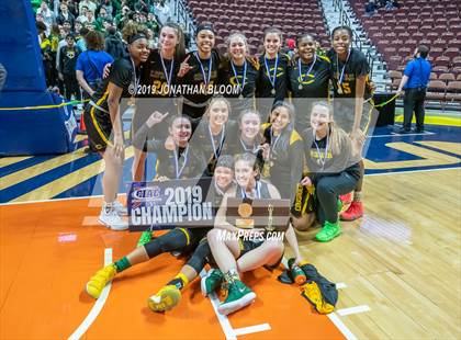 Thumbnail 3 in Trinity Catholic vs. Canton (CIAC Class S Final) photogallery.