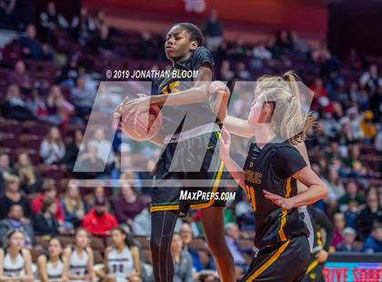 Thumbnail 3 in Trinity Catholic vs. Canton (CIAC Class S Final) photogallery.