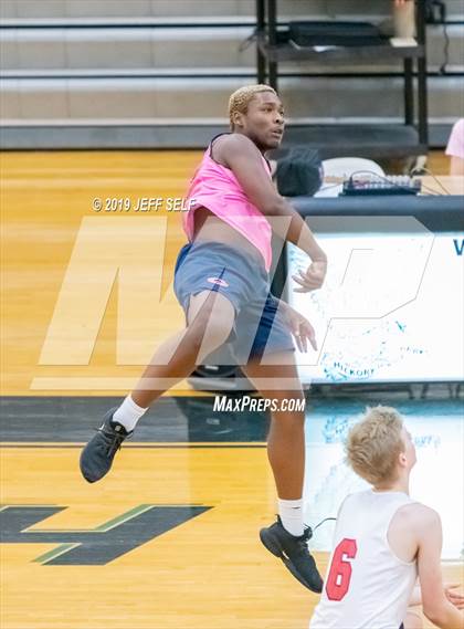 Thumbnail 3 in Grassfield @ Hickory photogallery.