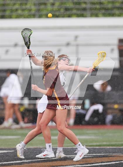 Thumbnail 1 in Menlo-Atherton @ Archbishop Mitty photogallery.