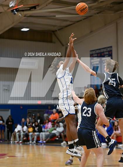 Thumbnail 3 in East Lake vs Calvary Christian (Sun Bash Tampa) photogallery.