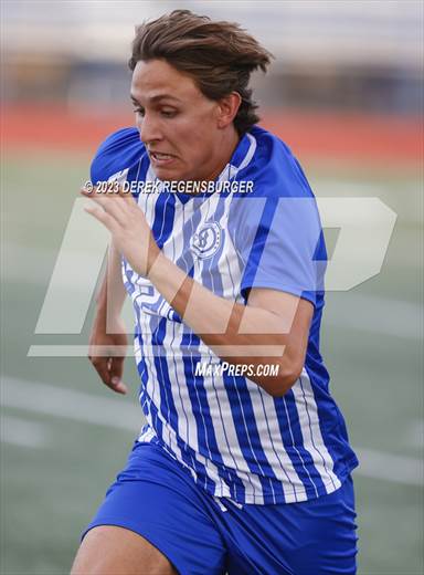 null - Photo 01