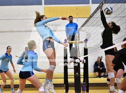 Thumbnail 3 in La Canada vs. Marymount (Durango Fall Classic) photogallery.