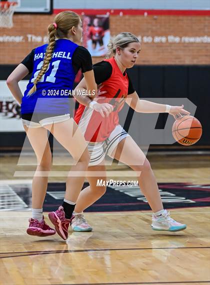 Thumbnail 3 in Kingman Academy vs Lee Williams photogallery.
