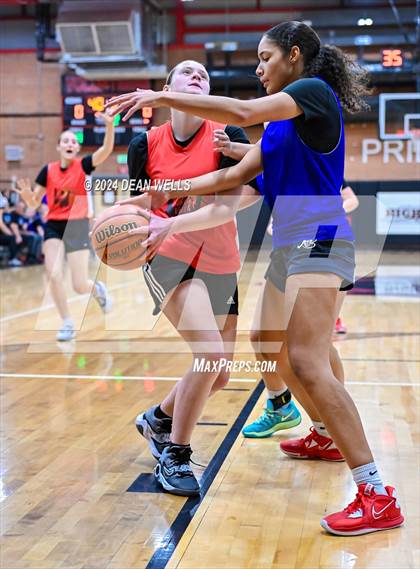 Thumbnail 2 in Kingman Academy vs Lee Williams photogallery.