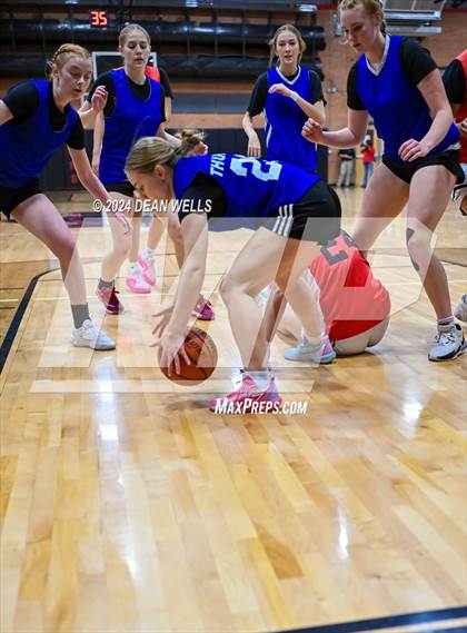 Thumbnail 1 in Kingman Academy vs Lee Williams photogallery.
