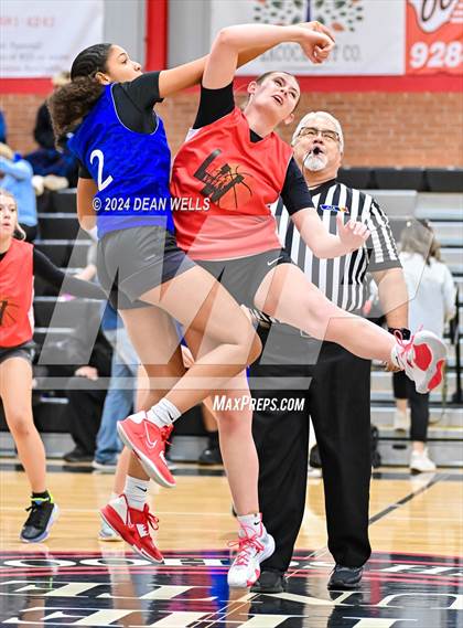 Thumbnail 2 in Kingman Academy vs Lee Williams photogallery.
