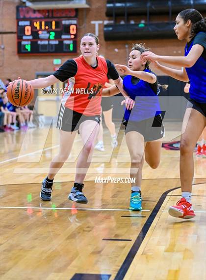 Thumbnail 3 in Kingman Academy vs Lee Williams photogallery.