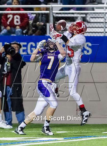 Thumbnail 2 in San Benito vs. Salinas (CCS D1 Final) photogallery.