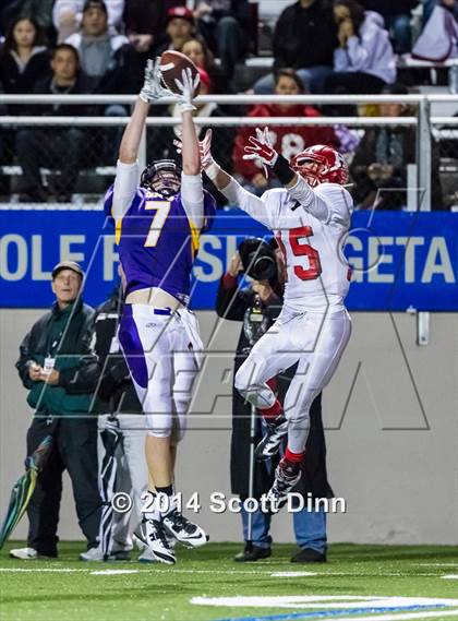 Thumbnail 3 in San Benito vs. Salinas (CCS D1 Final) photogallery.
