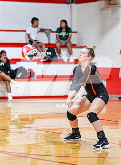 Thumbnail 2 in Burton vs Schulenburg photogallery.