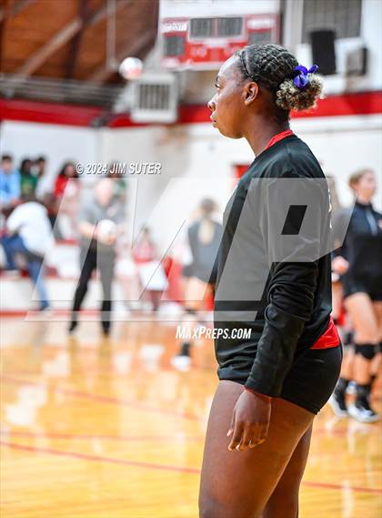 Thumbnail 3 in Burton vs Schulenburg photogallery.