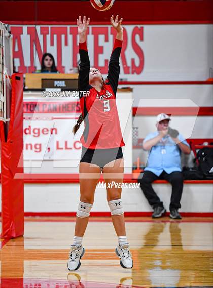 Thumbnail 2 in Burton vs Schulenburg photogallery.