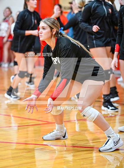 Thumbnail 1 in Burton vs Schulenburg photogallery.