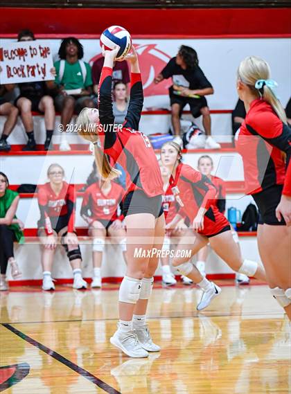 Thumbnail 2 in Burton vs Schulenburg photogallery.