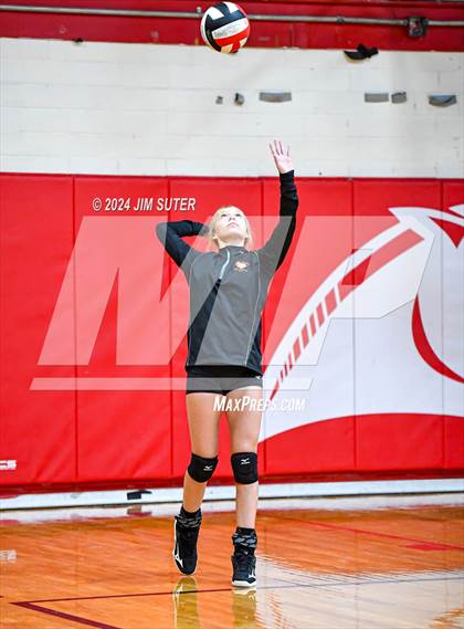 Thumbnail 1 in Burton vs Schulenburg photogallery.