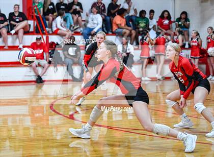 Thumbnail 2 in Burton vs Schulenburg photogallery.
