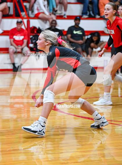 Thumbnail 3 in Burton vs Schulenburg photogallery.