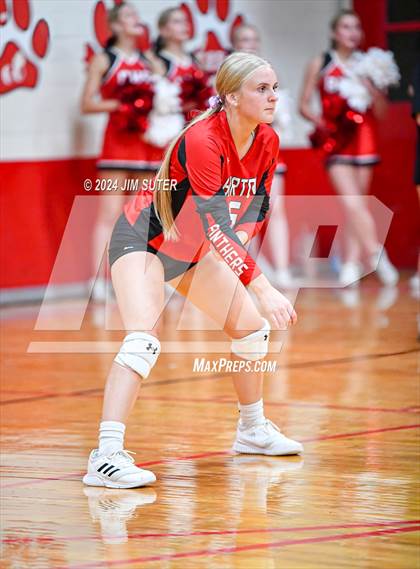 Thumbnail 3 in Burton vs Schulenburg photogallery.