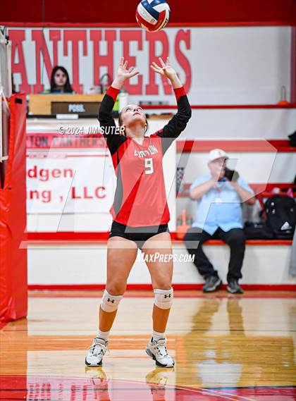 Thumbnail 1 in Burton vs Schulenburg photogallery.