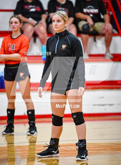Thumbnail 3 in Burton vs Schulenburg photogallery.