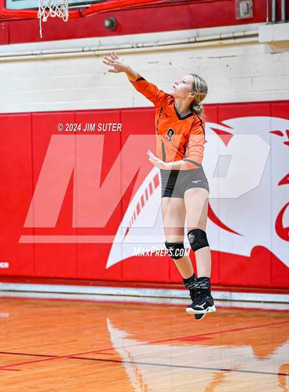 Thumbnail 3 in Burton vs Schulenburg photogallery.