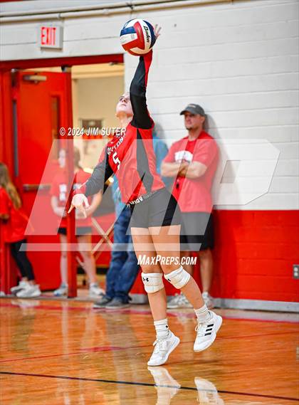 Thumbnail 1 in Burton vs Schulenburg photogallery.