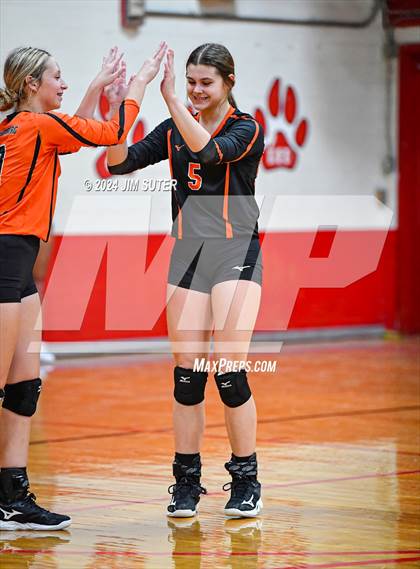 Thumbnail 3 in Burton vs Schulenburg photogallery.