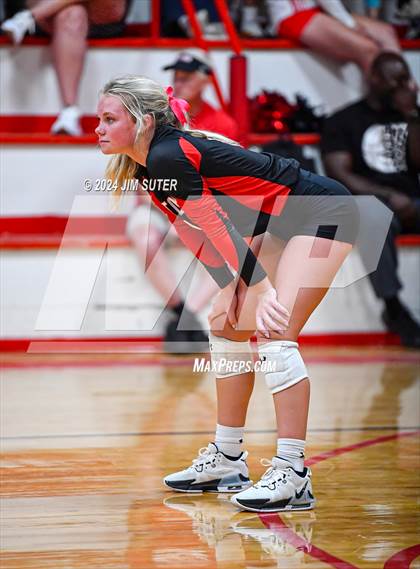 Thumbnail 1 in Burton vs Schulenburg photogallery.