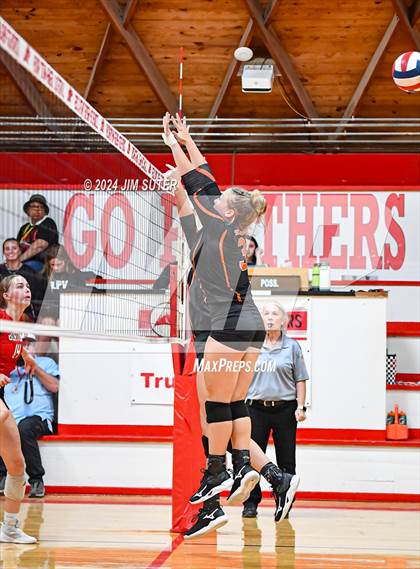Thumbnail 3 in Burton vs Schulenburg photogallery.