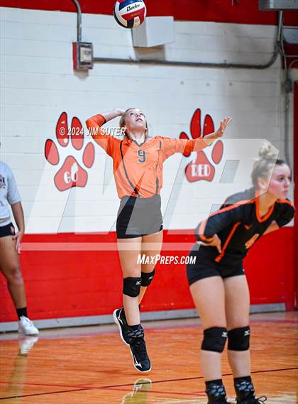 Thumbnail 2 in Burton vs Schulenburg photogallery.