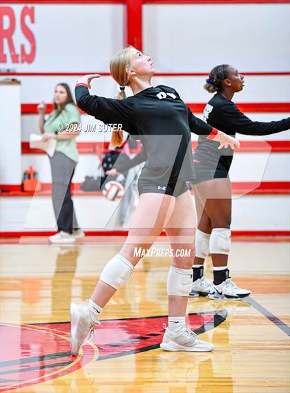 Thumbnail 1 in Burton vs Schulenburg photogallery.