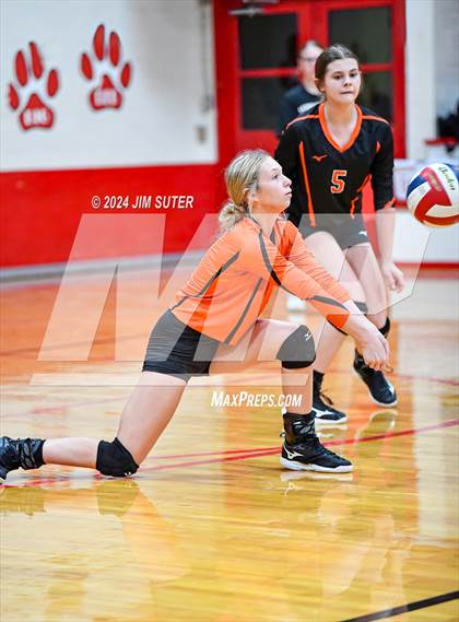 Thumbnail 3 in Burton vs Schulenburg photogallery.