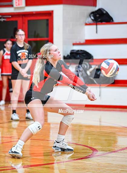 Thumbnail 1 in Burton vs Schulenburg photogallery.